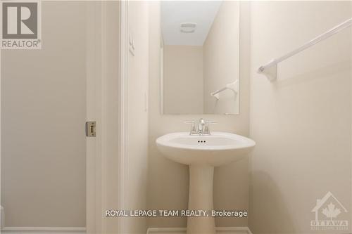 405 Brigatine Avenue, Ottawa, ON - Indoor Photo Showing Bathroom