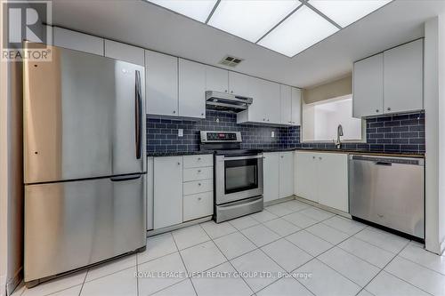 201 - 1320 Islington Avenue, Toronto, ON - Indoor Photo Showing Kitchen