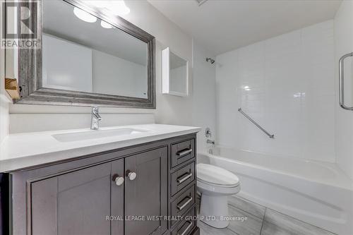 201 - 1320 Islington Avenue, Toronto, ON - Indoor Photo Showing Bathroom