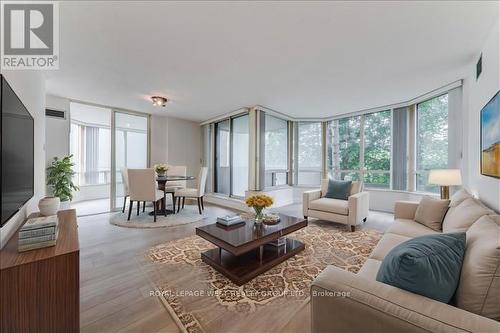 201 - 1320 Islington Avenue, Toronto, ON - Indoor Photo Showing Living Room