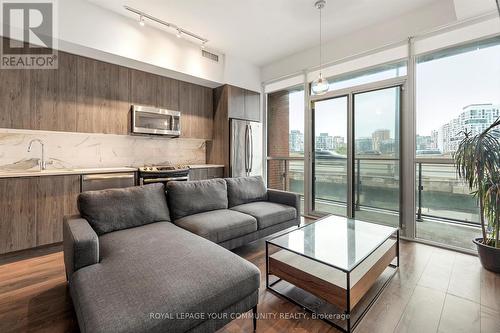 710 - 50 Bruyeres Mews, Toronto, ON - Indoor Photo Showing Living Room