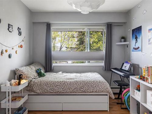 3538 Tillicum Rd, Saanich, BC - Indoor Photo Showing Bedroom