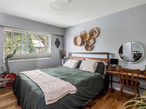 3538 Tillicum Rd, Saanich, BC - Indoor Photo Showing Bedroom