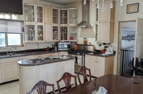 5885 Tranquille Criss Creek Road, Kamloops, BC - Indoor Photo Showing Kitchen With Double Sink