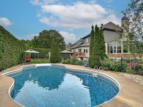 Piscine - 4 Rue Jean-François-Chabot, Saint-Jean-Sur-Richelieu, QC - Outdoor With In Ground Pool With Backyard