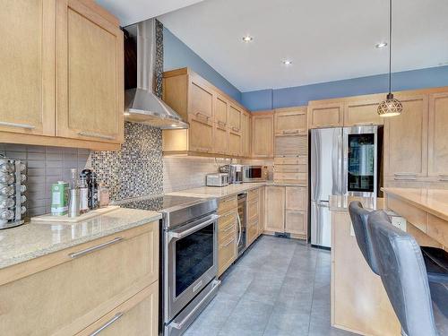 Cuisine - 4 Rue Jean-François-Chabot, Saint-Jean-Sur-Richelieu, QC - Indoor Photo Showing Kitchen With Upgraded Kitchen