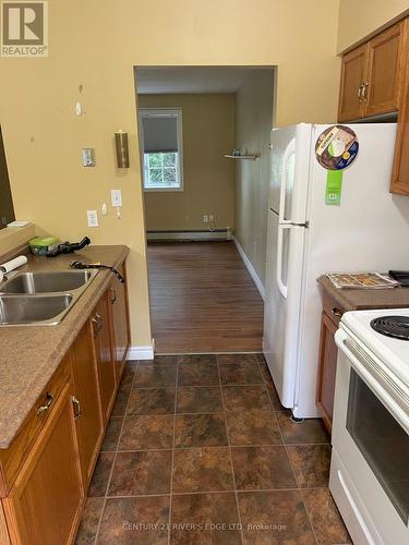 B - 22 Chaffey Street, Brockville, ON - Indoor Photo Showing Kitchen With Double Sink