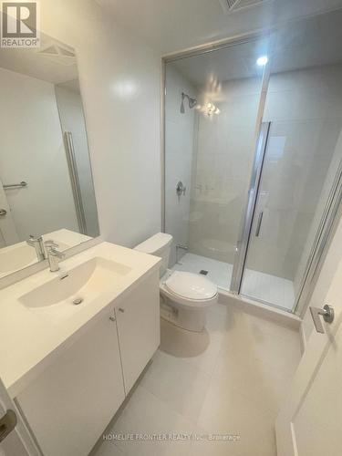 1417 - 2545 Simcoe Street N, Oshawa, ON - Indoor Photo Showing Bathroom