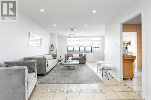 410 - 45 Silverstone Drive, Toronto, ON - Indoor Photo Showing Living Room