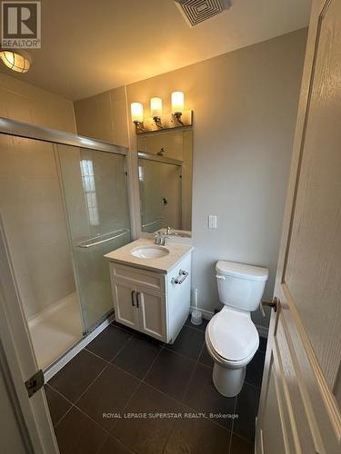 5 Oxfordshire Lane, Kitchener, ON - Indoor Photo Showing Bathroom