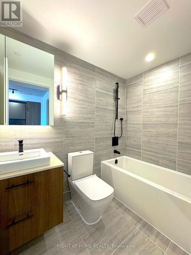 517 - 10 James Street, Ottawa, ON - Indoor Photo Showing Bathroom