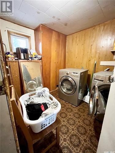 202 4Th Street E, Choiceland, SK - Indoor Photo Showing Laundry Room