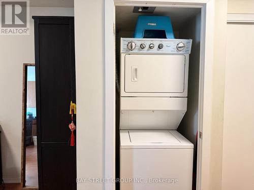 709 - 30 Canterbury Place, Toronto, ON - Indoor Photo Showing Laundry Room