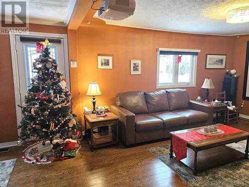 45 Glenwood Ave, Sault Ste. Marie, ON - Indoor Photo Showing Living Room