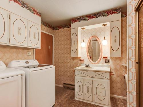 Bathroom - 3120 Rue De Mayfair, Longueuil (Saint-Hubert), QC - Indoor Photo Showing Laundry Room