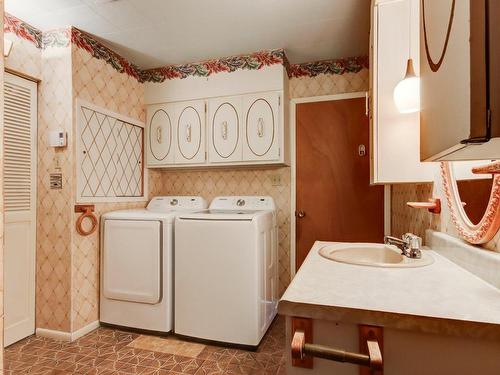 Bathroom - 3120 Rue De Mayfair, Longueuil (Saint-Hubert), QC - Indoor Photo Showing Laundry Room