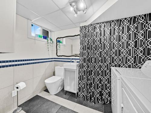 Powder room - 2155 Rue Hector, Drummondville, QC - Indoor Photo Showing Bathroom