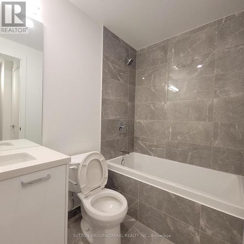 1802 - 195 Mccaul Street, Toronto, ON - Indoor Photo Showing Bathroom