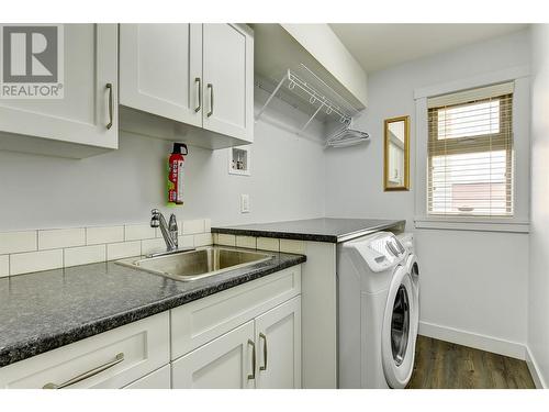 560 Christleton Avenue, Kelowna, BC - Indoor Photo Showing Laundry Room