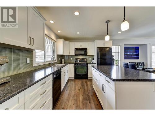 560 Christleton Avenue, Kelowna, BC - Indoor Photo Showing Kitchen With Double Sink