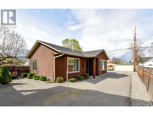 560 Christleton Avenue, Kelowna, BC - Outdoor