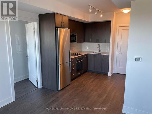 2005 - 2550 Simcoe Street N, Oshawa, ON - Indoor Photo Showing Kitchen