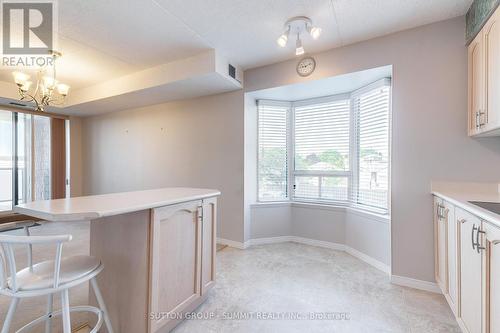 202 - 870 Upper Wentworth Street, Hamilton, ON - Indoor Photo Showing Kitchen