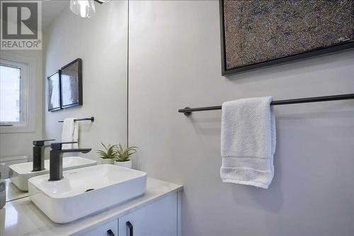 2222 5 Street Sw, Calgary, AB - Indoor Photo Showing Bathroom