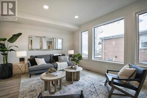 2222 5 Street Sw, Calgary, AB - Indoor Photo Showing Living Room