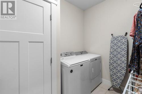 526 Baltzan Bay, Saskatoon, SK - Indoor Photo Showing Laundry Room