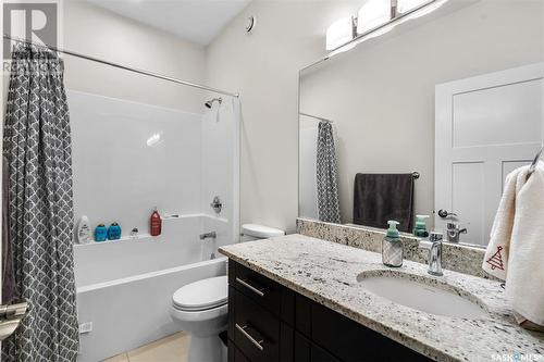 526 Baltzan Bay, Saskatoon, SK - Indoor Photo Showing Bathroom