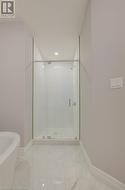 Bathroom with independent shower and bath - 