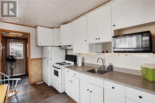 296 Julian Avenue, Hamilton, ON - Indoor Photo Showing Kitchen