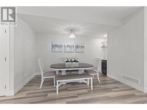 1064 Lawson Avenue, Kelowna, BC - Indoor Photo Showing Dining Room