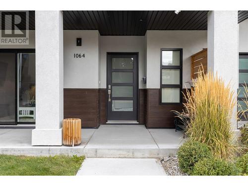 1064 Lawson Avenue, Kelowna, BC - Outdoor