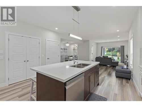 1064 Lawson Avenue, Kelowna, BC - Indoor Photo Showing Kitchen With Double Sink