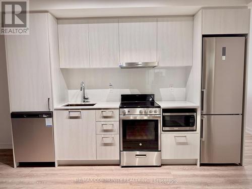 317 - 195 Commerce Street, Vaughan, ON - Indoor Photo Showing Kitchen