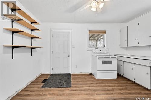 447 Ominica Street W, Moose Jaw, SK - Indoor Photo Showing Kitchen