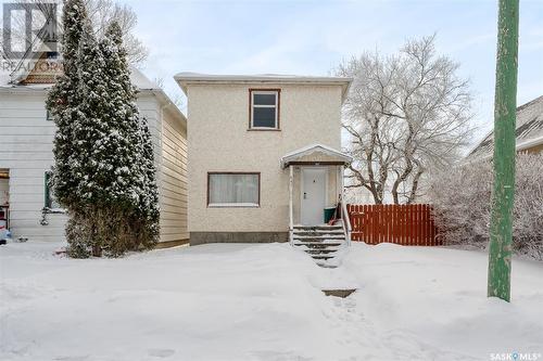 447 Ominica Street W, Moose Jaw, SK - Outdoor