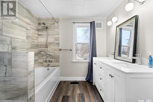 447 Ominica Street W, Moose Jaw, SK - Indoor Photo Showing Bathroom