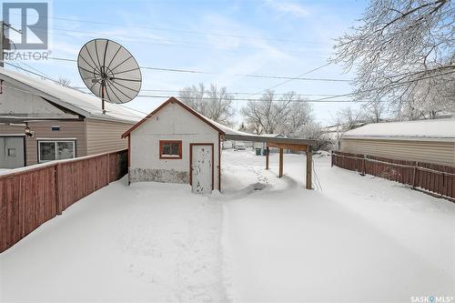 447 Ominica Street W, Moose Jaw, SK - Outdoor