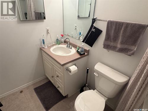 13 1327 Studer Street, La Ronge, SK - Indoor Photo Showing Bathroom