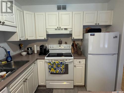 13 1327 Studer Street, La Ronge, SK - Indoor Photo Showing Kitchen