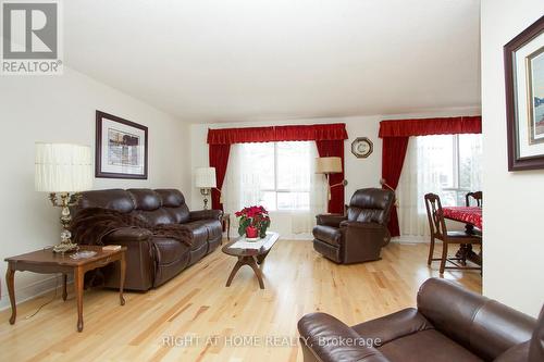 11 Flemington Court, Whitby (Lynde Creek), ON - Indoor Photo Showing Living Room