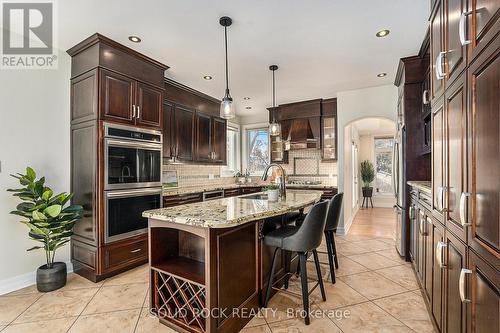 120 Rossland Avenue, Ottawa, ON - Indoor Photo Showing Kitchen With Upgraded Kitchen