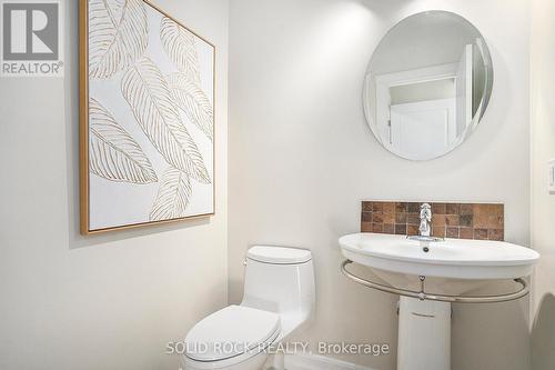 120 Rossland Avenue, Ottawa, ON - Indoor Photo Showing Bathroom