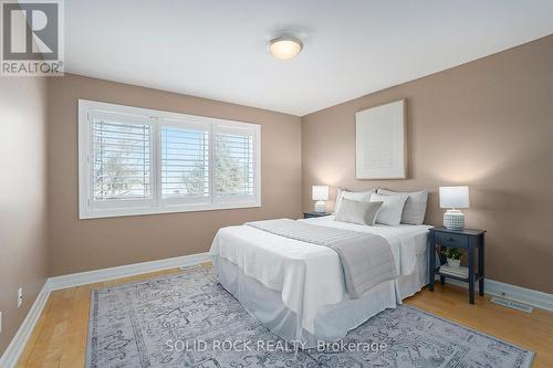 120 Rossland Avenue, Ottawa, ON - Indoor Photo Showing Bedroom