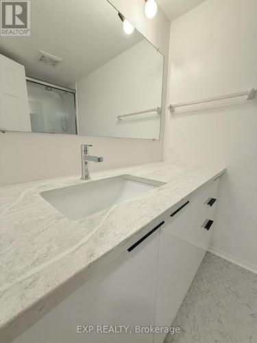 2207 - 470 Laurier Avenue W, Ottawa, ON - Indoor Photo Showing Bathroom