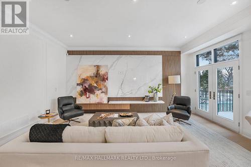 42 Agar Crescent, Toronto, ON - Indoor Photo Showing Living Room