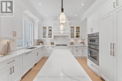 42 Agar Crescent, Toronto, ON - Indoor Photo Showing Kitchen With Upgraded Kitchen